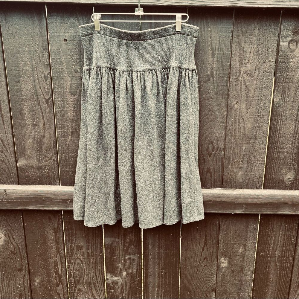 SALE…Liz Claiborne Charcoal Women's Midi Silk Skirt Size M